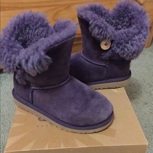 Kids Bailey button purple guys size 13